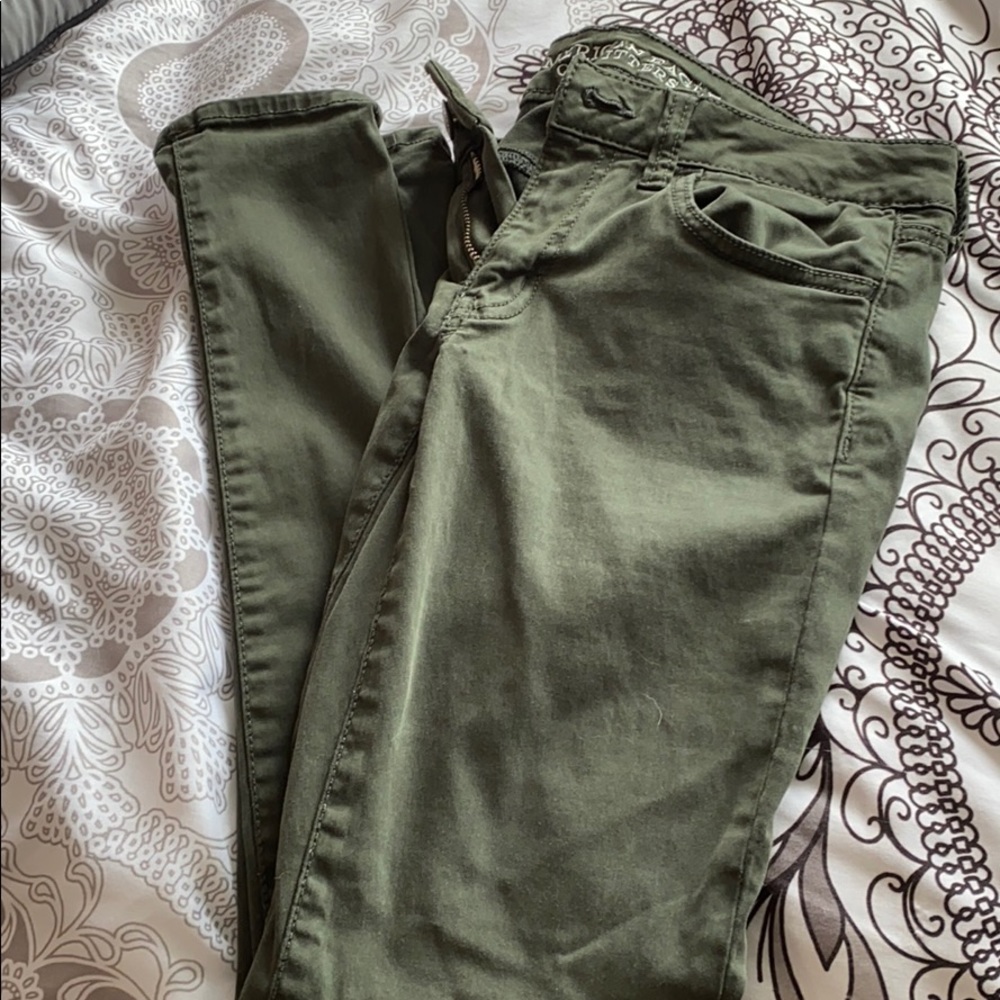 American Eagle dark green shorts